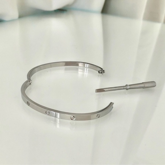 NEW Small Model Screw Cuff Bangle Love Bracelet with Screwdriver in Silver - Picture 2 of 14